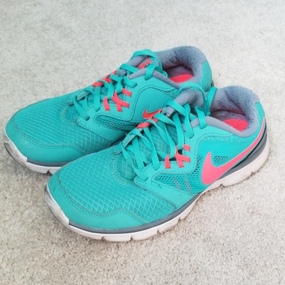NIKE Flex Experience RN 3 Size 6.5